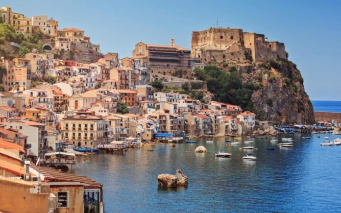 turista positiva Scilla