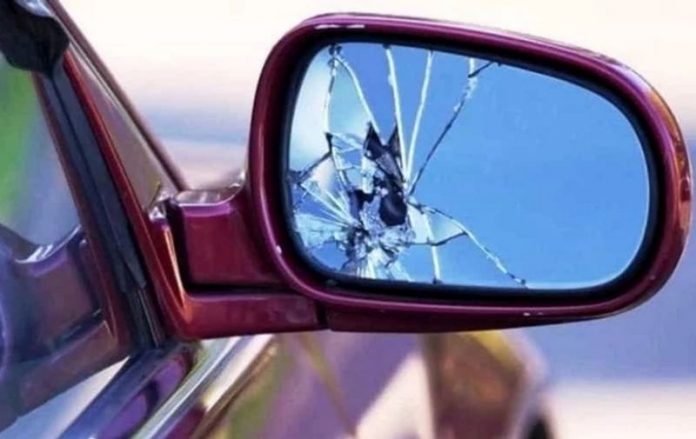 truffa specchietto retrovisore