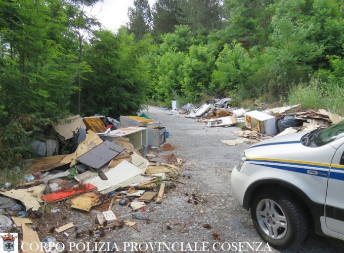 Polizia Provinciale - sequestro discarica abusiva a San Giovanni in Fiore