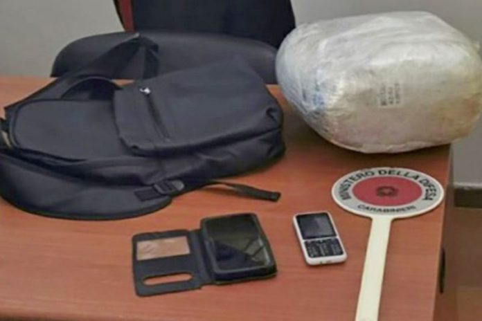 arrestato 29enne marjuana zaino