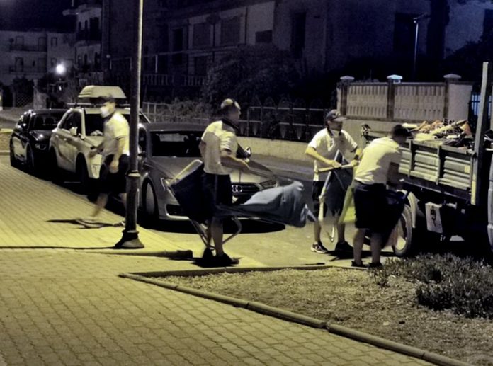 cetraro fuscaldo paola ombrelloni spiaggia sequestro
