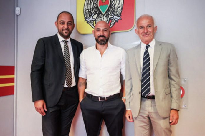 presentazione nuovo allenatore catanzaro antonio calabro