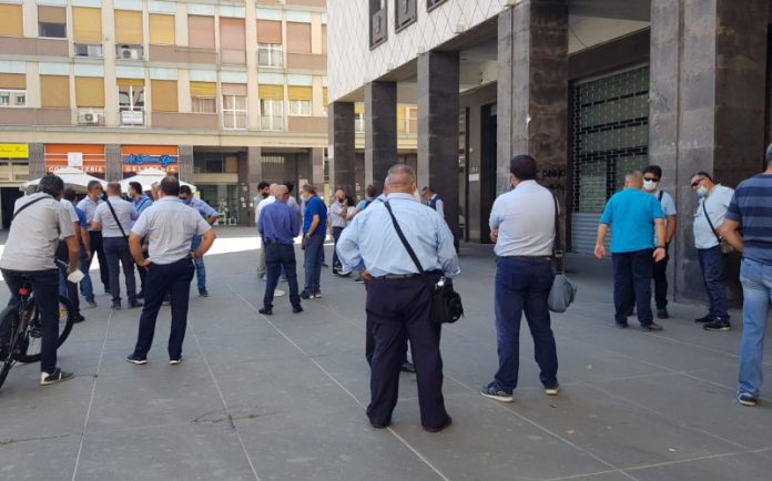 protesta lavoratori amaco