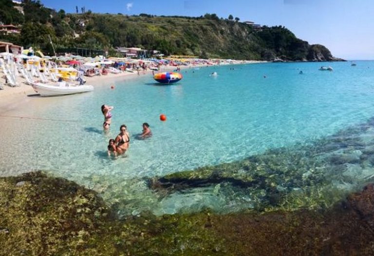 spiaggia mare calabria turismo