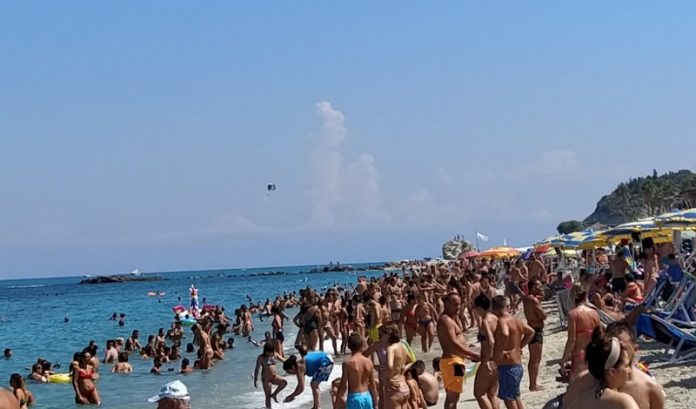 distanziamento mascherina covid tropea