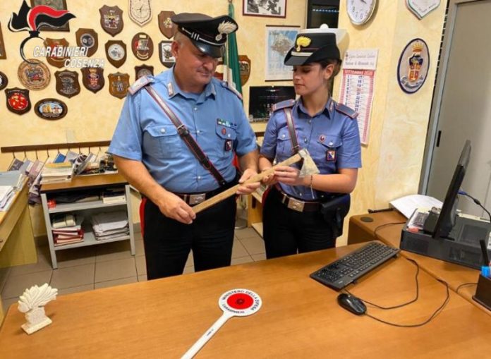 ferisce fratello con accetta arrestato