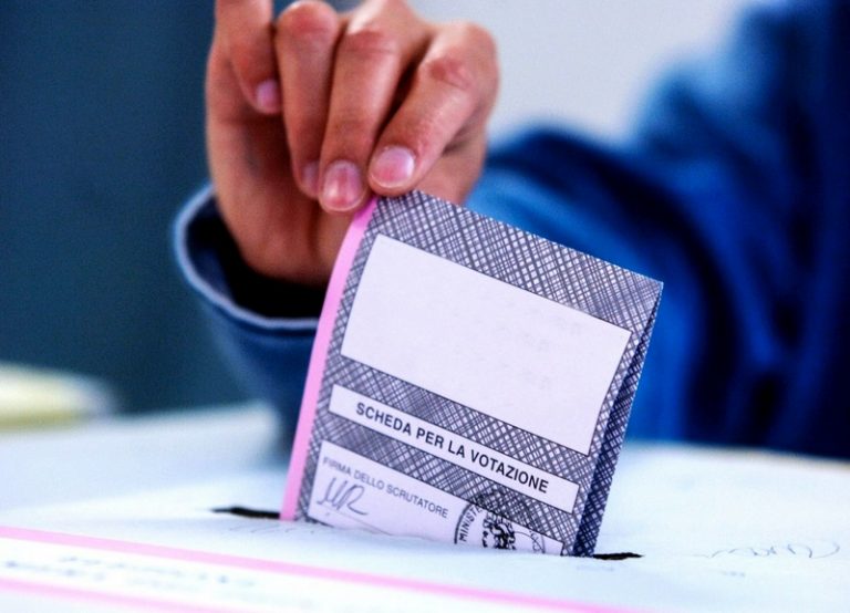 elezioni urne urna voto