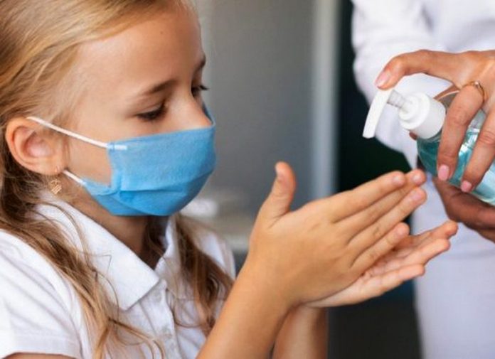 mascherine gel igienizzante scuola