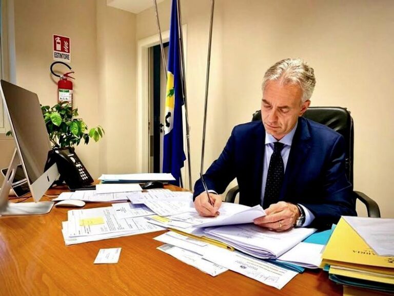 L'assessore all'Agricoltura Gianluca Gallo