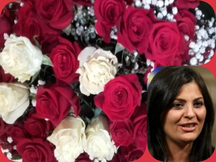 presentazione calabria terra mia - rose rosse e bianche per Jole Santelli