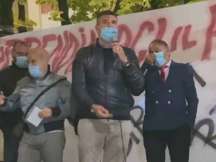 protesta cosenza contro dpcm
