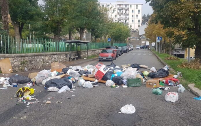 san vito protesta spazzatura cs