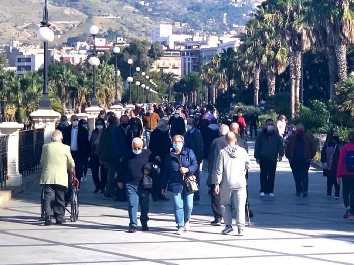 assembramenti lungomare reggio calabria