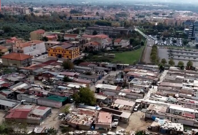 campo rom di “Scordovillo” a Lamezia Terme