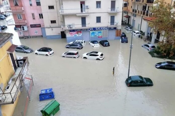 crotone maltempo