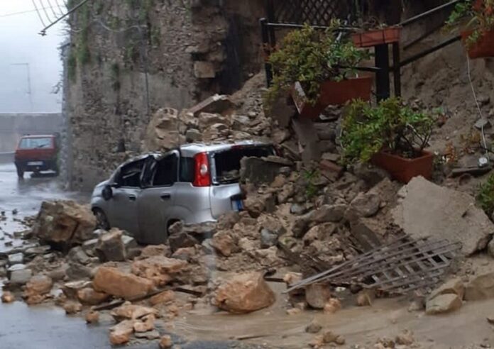 crollo muro recinzione chiesa rossano