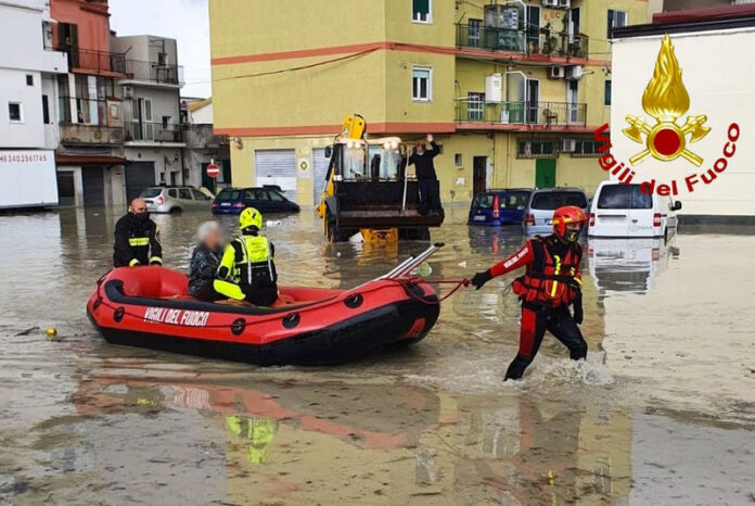 maltempo crotone vigili del fuoco
