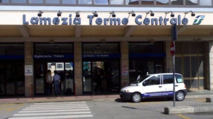 zuccatelli arriva a lamezia ma non parla con i giornalisti