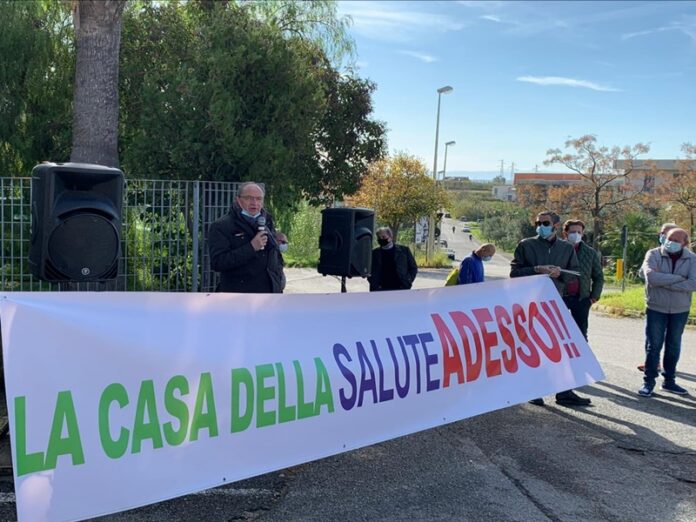 PROTESTA POLIAMBULATORIO AMANTEA ok