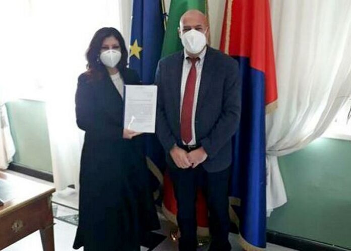 consegna petizione sindaco crotone