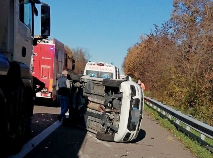 incidente camion auto rogliano