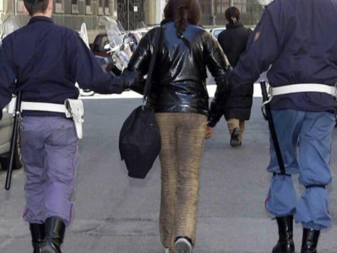 arresto coppia polizia