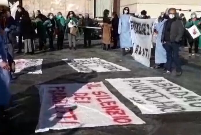 protesta sant'anna hospital