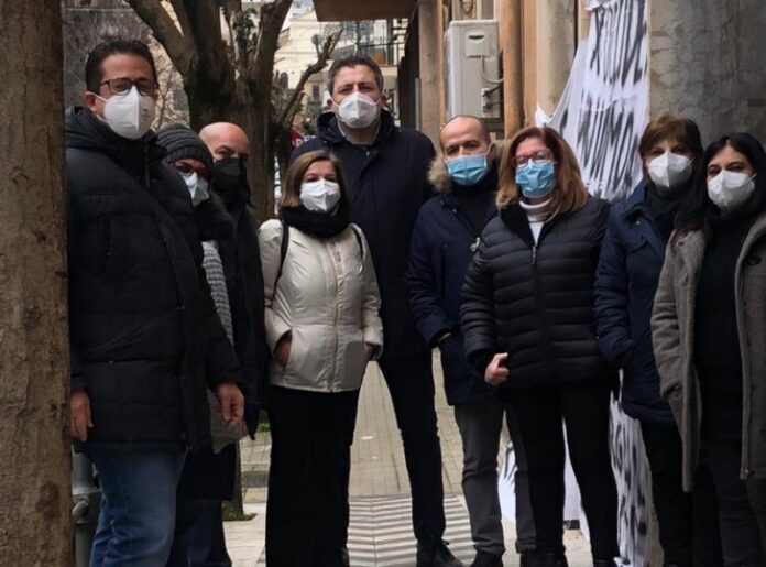 protesta al centro anziani di via Milelli