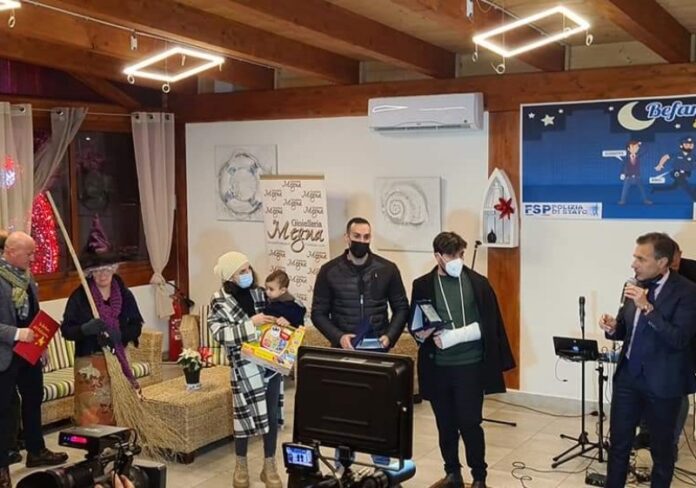 befana poliziotti catanzaro