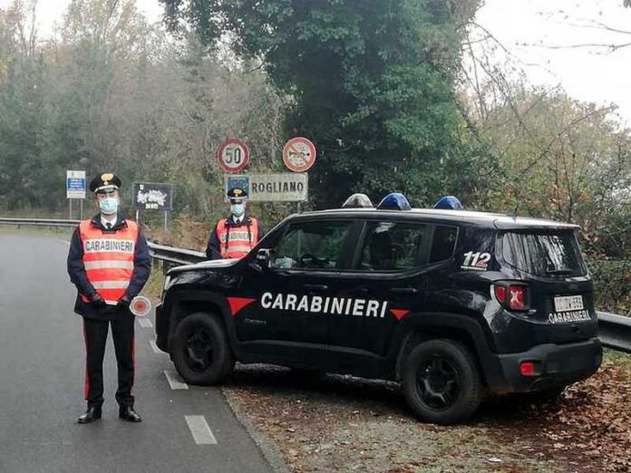 arresto 21enne minacce famiglia