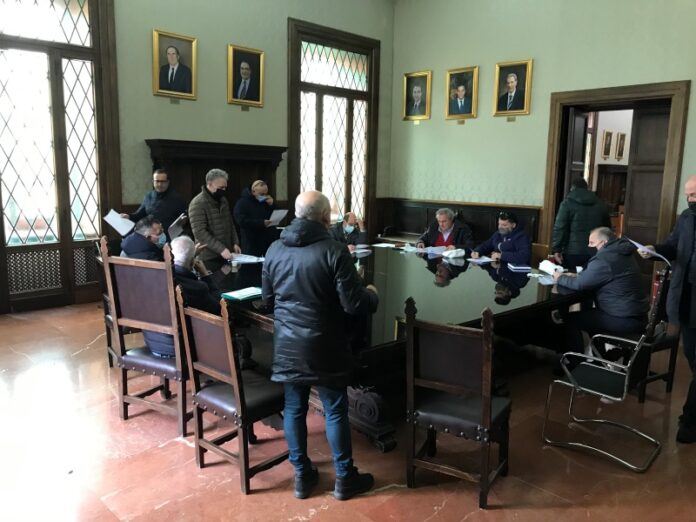 catanzaro riunione rifiuti positivi covid