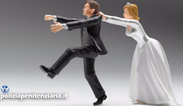 evade dai domiciliari per scappare dalla moglie