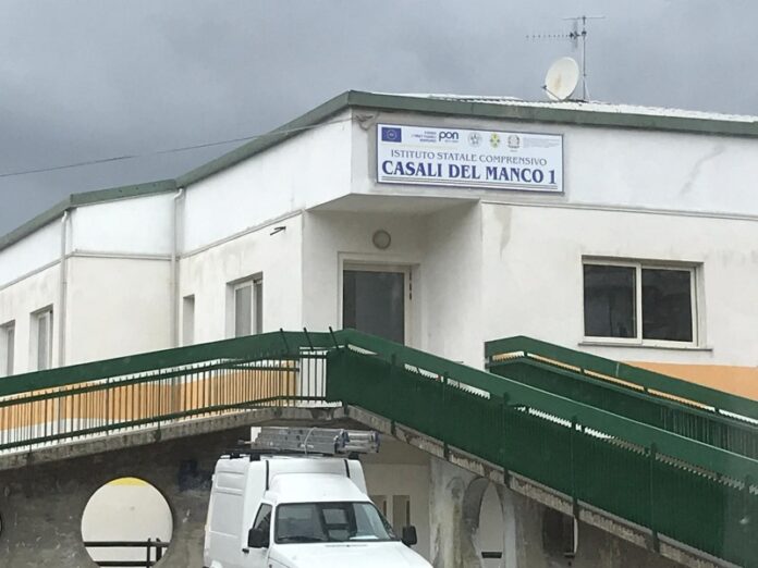 ex scuola rita pisano a casali del manco