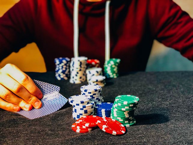 poker giocatore fiches