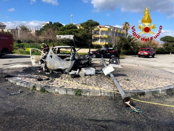 guardavalle incendio autovettura