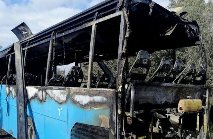 incendio bus ferrovie della calabria