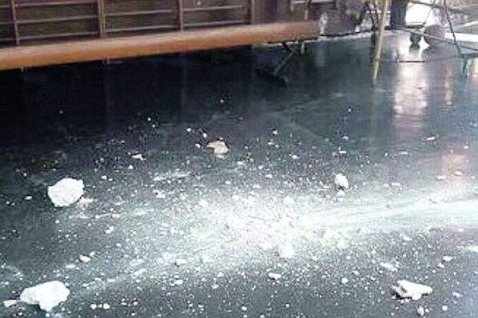 intonaco sul pavimento