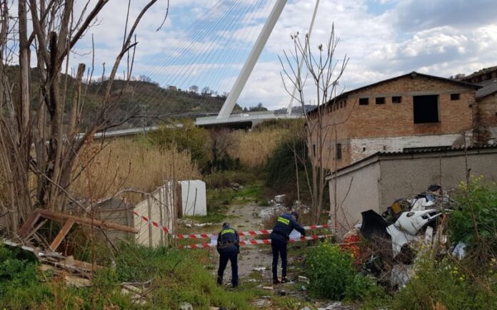 Polizia provinciale sequestra discarica