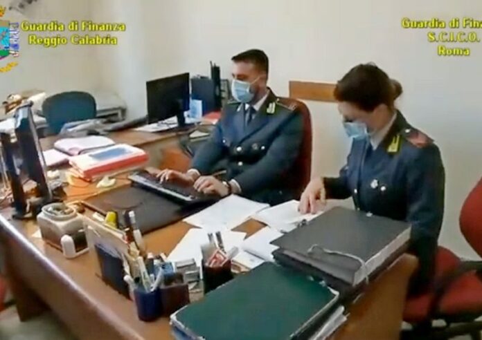 guardia di finanza sequestro funzionario anas