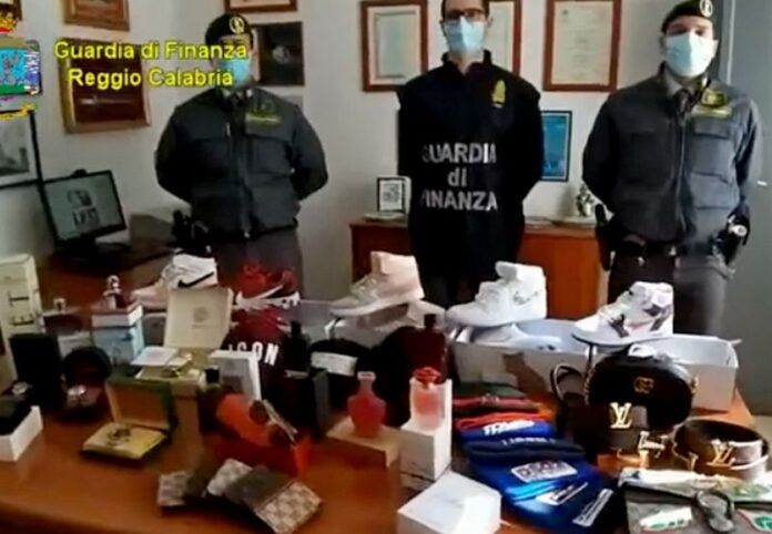 sequestro merce contraffatta