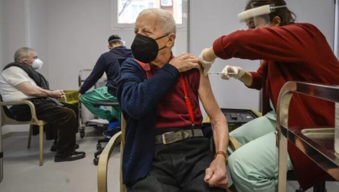 vaccini anziani e persone fragili