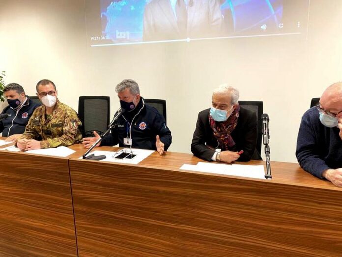 Il presidente Spirlì durante l'Unità di crisi