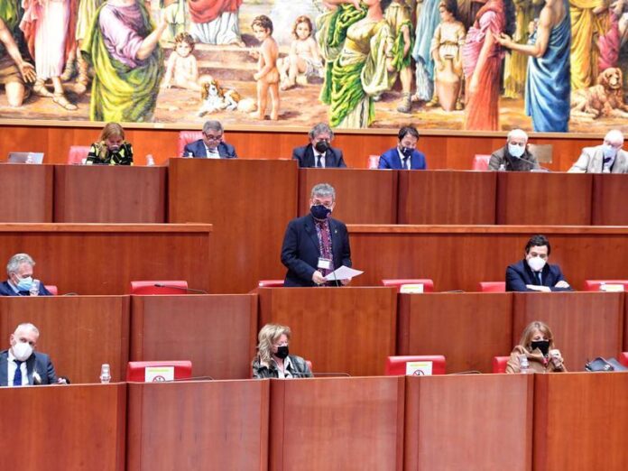 Il presidente Spirlì in Consiglio Regionale