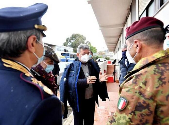 Il presidente Spirlì visita il punto vaccinale di Reggio Calabria