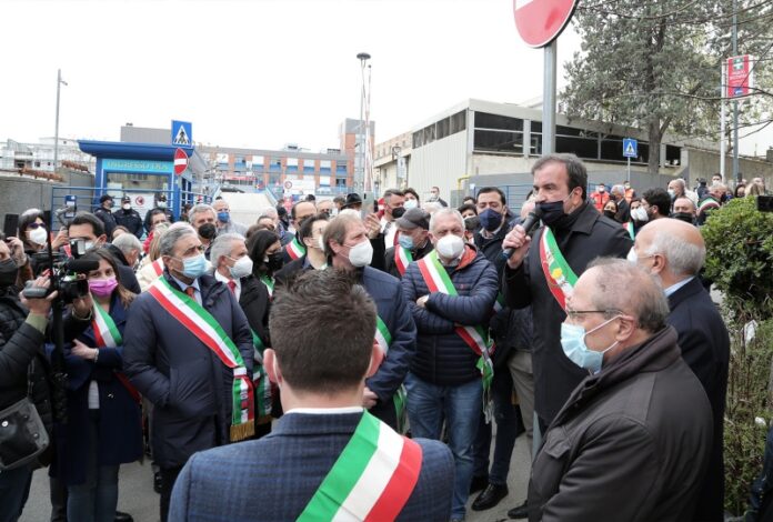 la mobilitazione dei sindaci ospedale cosenza
