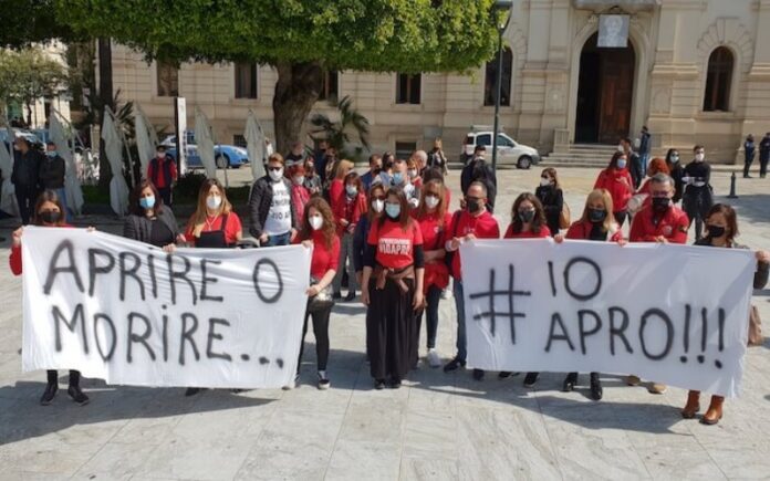 protesta reggio calabria contro chiusure