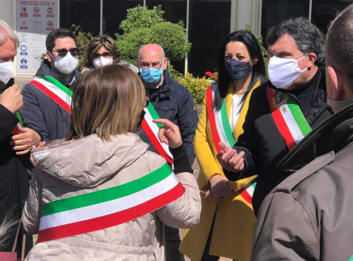 protesta sindaci cittadella regionale