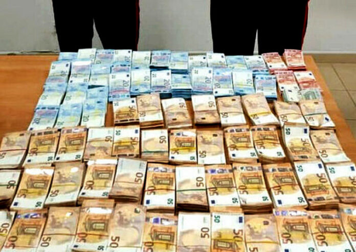 300mila euro riciclaggio gioia tauro