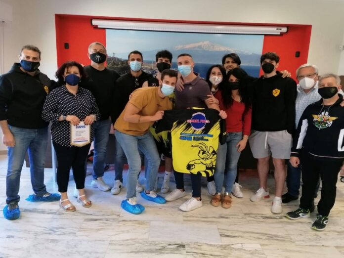 Asd Stingers RC dona in Avis