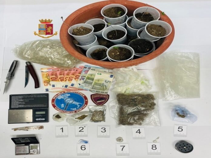 produce e spaccia marijuana da casa